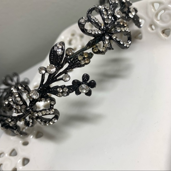 Vera Wang White - Garland Headband in Antique Crystal - Picture 8 of 11